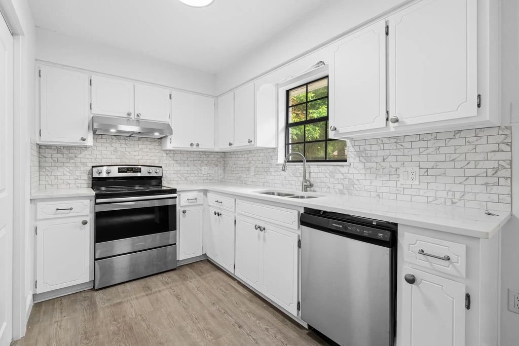 103 Jamie Court, Crestview