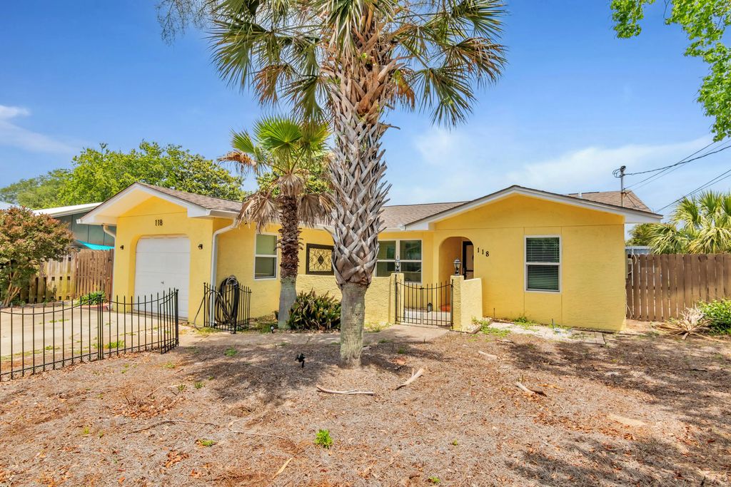118 Lakeside Circle, Panama City Beach