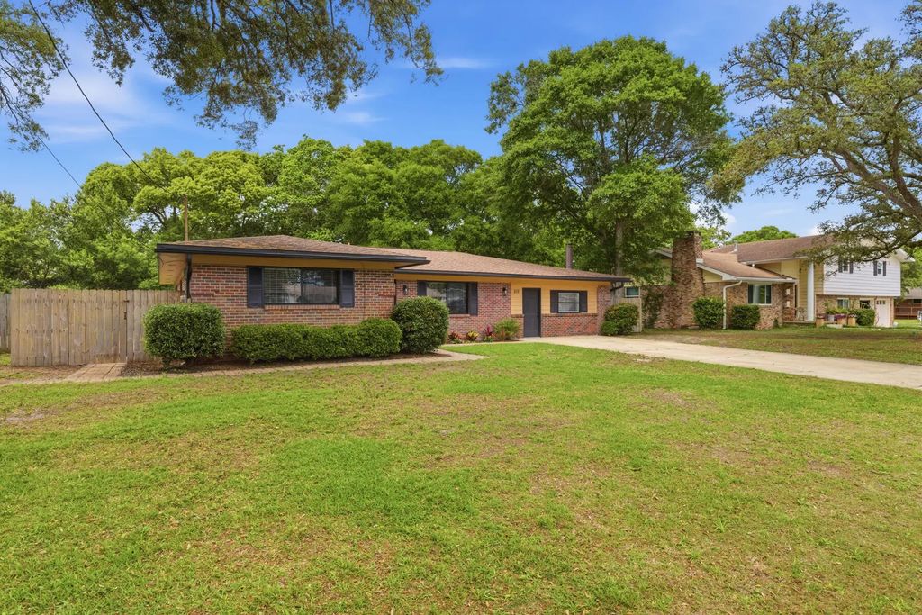 215 Nw Sotir Street, Fort Walton Beach