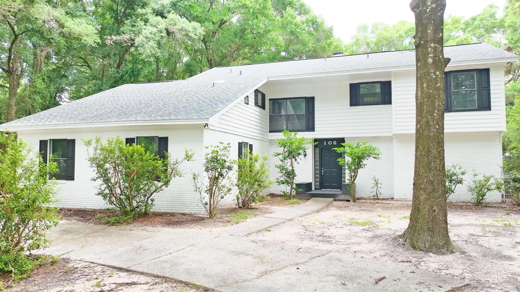 106 Thurston Place, Crestview