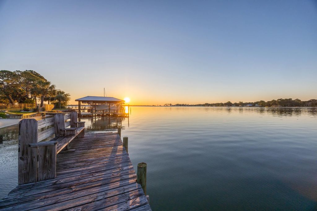 239 Beachview Drive, Fort Walton Beach