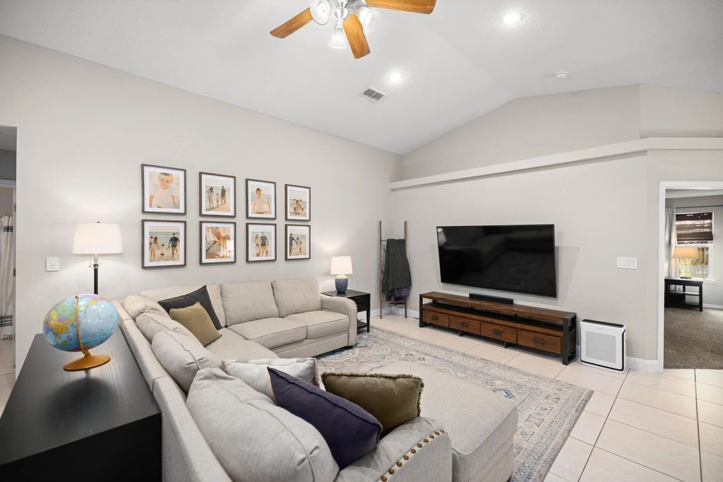 202 Limestone Circle, Crestview