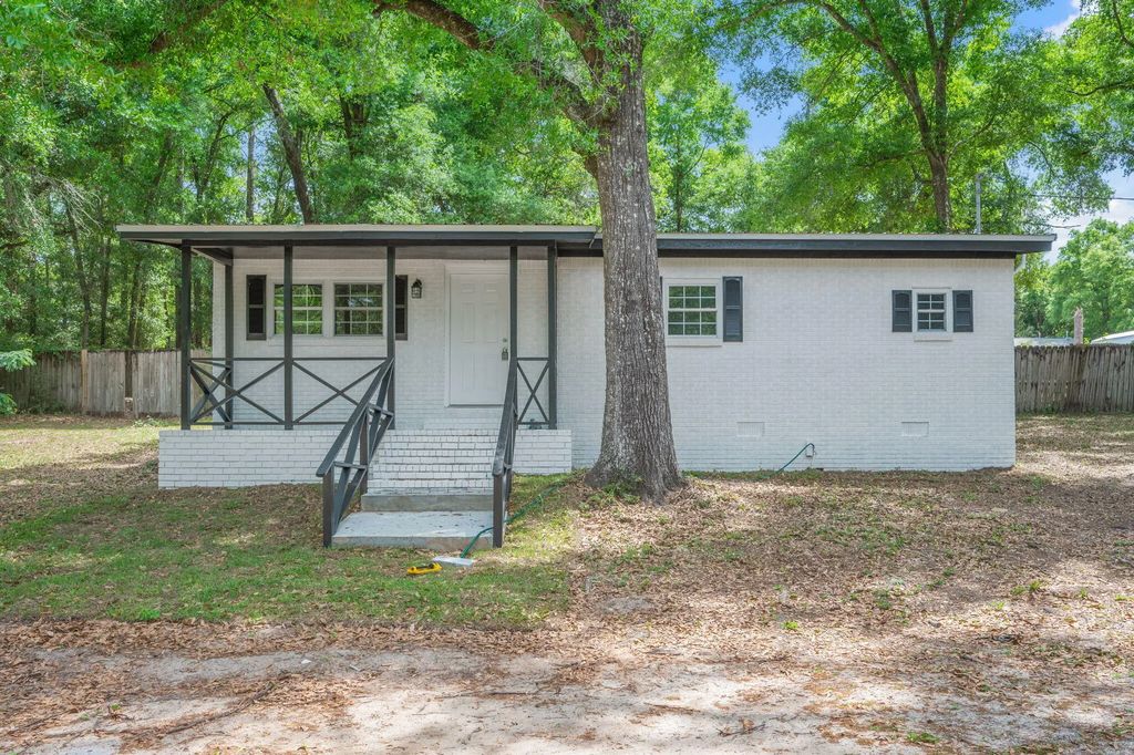 165 Smith Street, Crestview