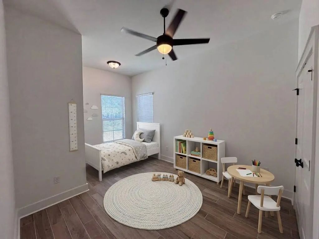 17 of 31 - 7 E Tweet Street, Freeport, FL