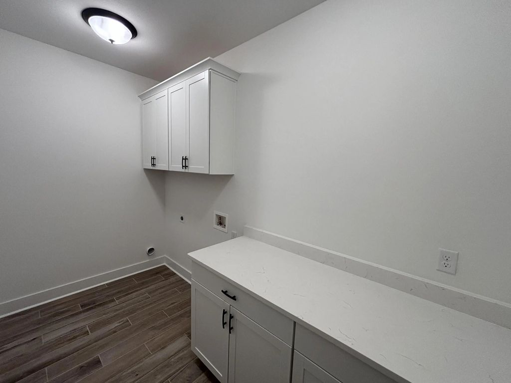 21 of 31 - 7 E Tweet Street, Freeport, FL