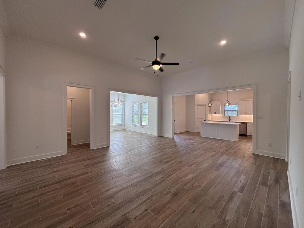 5 of 31 - 7 E Tweet Street, Freeport, FL