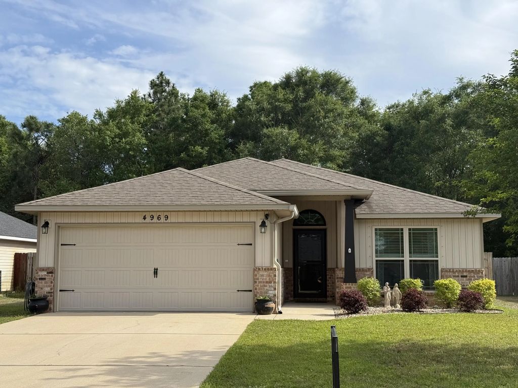 4969 Wabash Pine Court, Pace