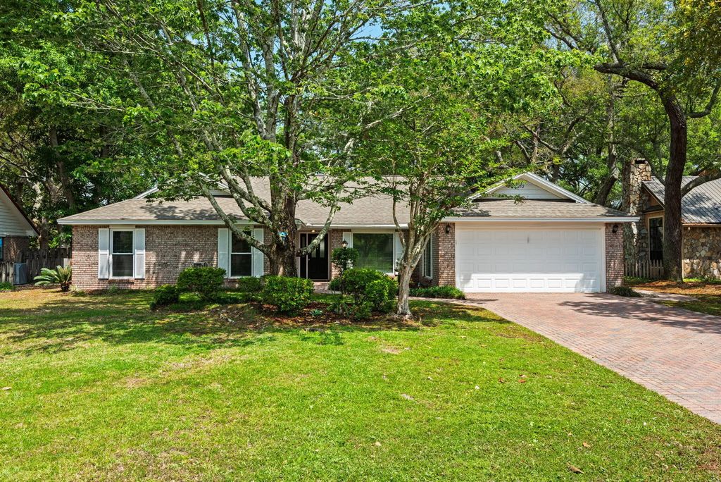 252 E Dominica Circle, Niceville