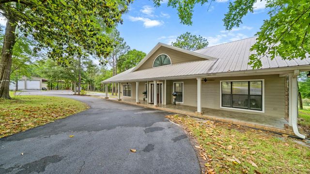 175 W T Hulion Road, Crestview
