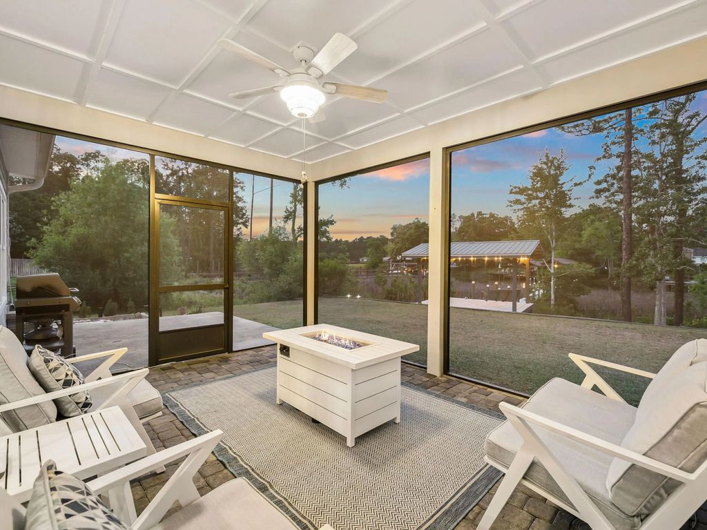 10 of 35 - 198 Waterside Lane, Freeport, FL