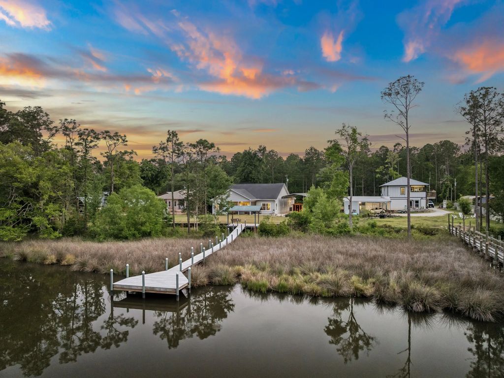 2 of 35 - 198 Waterside Lane, Freeport, FL