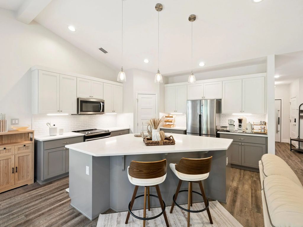 7 of 35 - 198 Waterside Lane, Freeport, FL