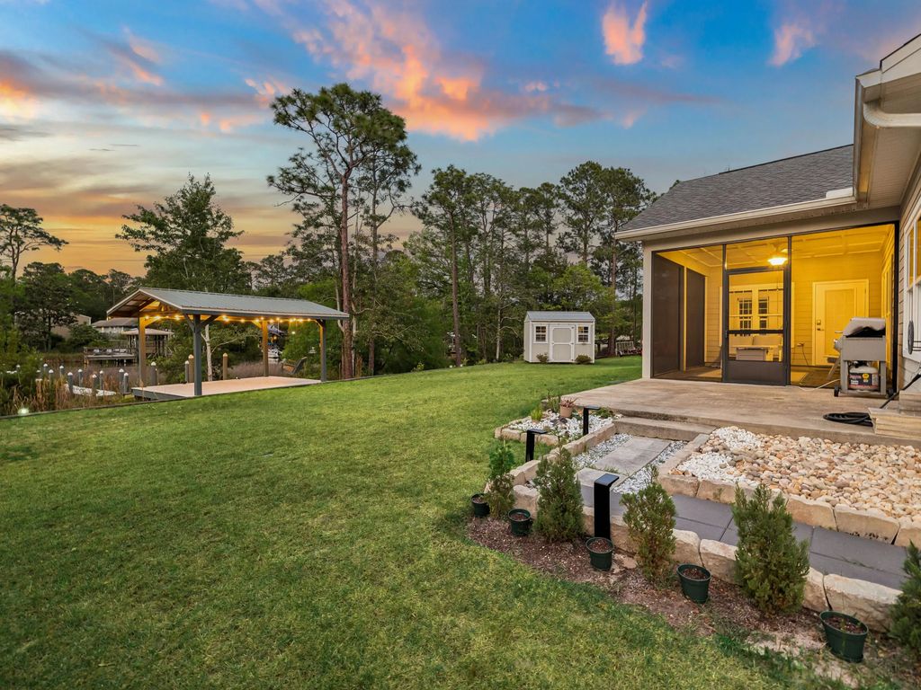 9 of 35 - 198 Waterside Lane, Freeport, FL