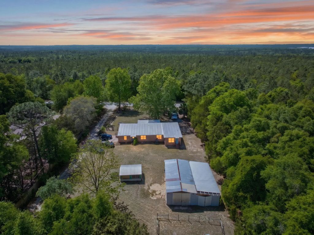 5269 Four Lake Drive, Crestview