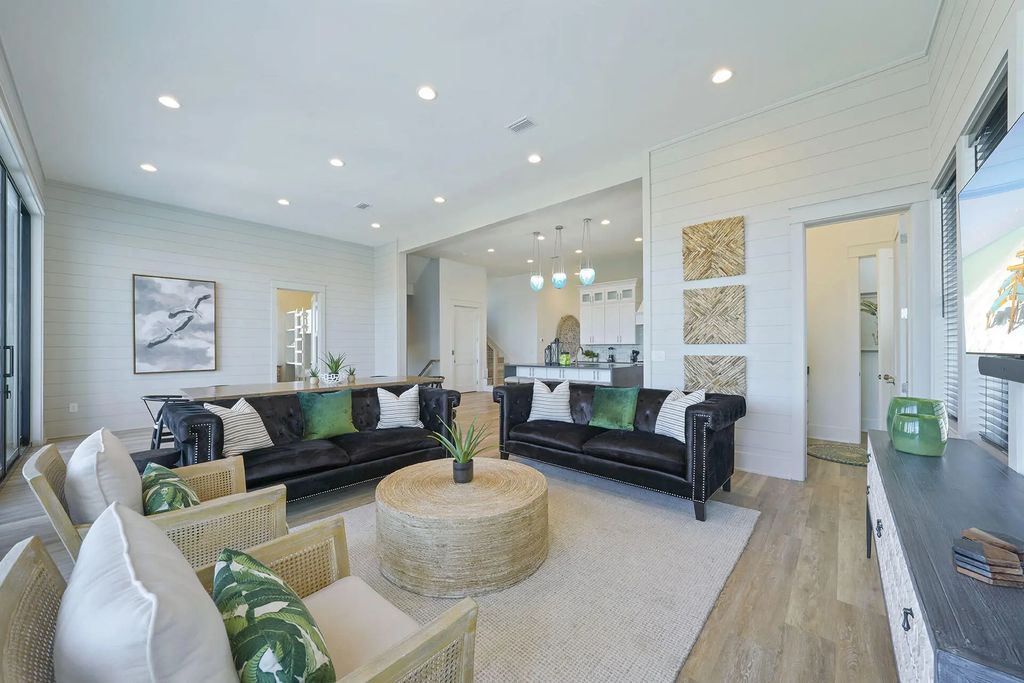 17 of 40 - 336 S Holiday Road, Destin, FL