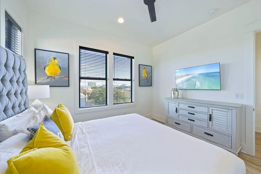 22 of 40 - 336 S Holiday Road, Destin, FL