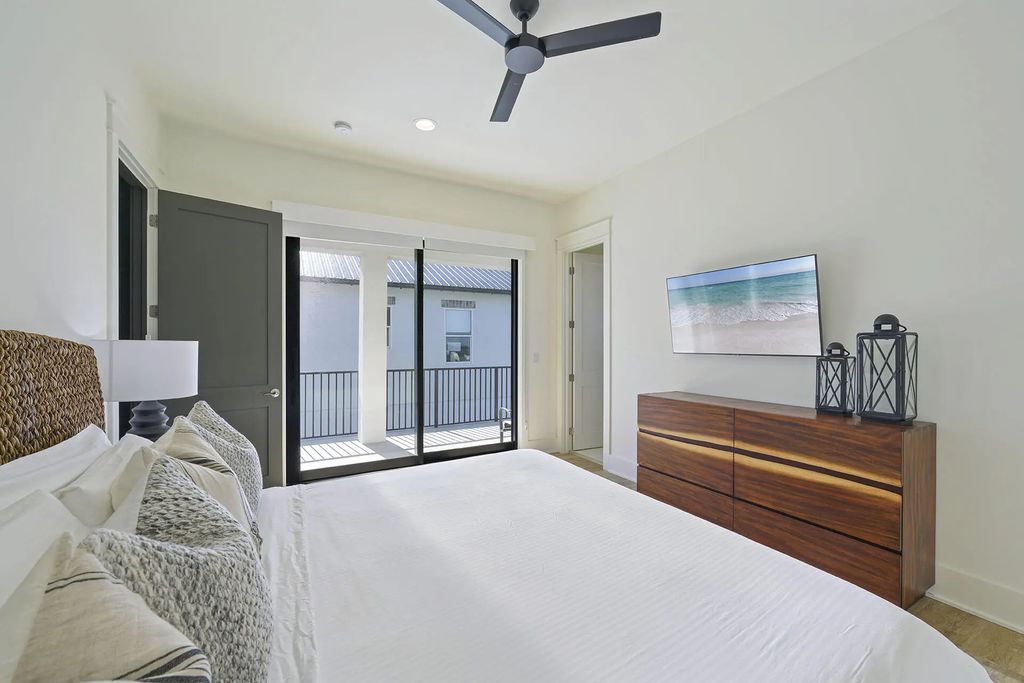 34 of 40 - 336 S Holiday Road, Destin, FL