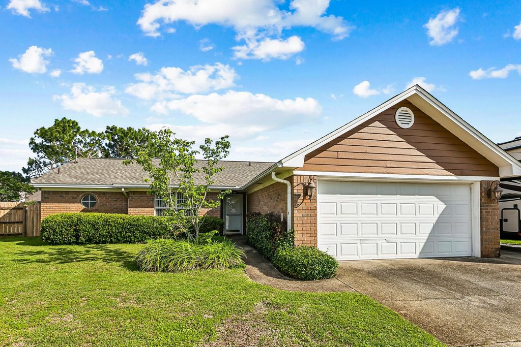 2201 Wedgewood Court, Navarre