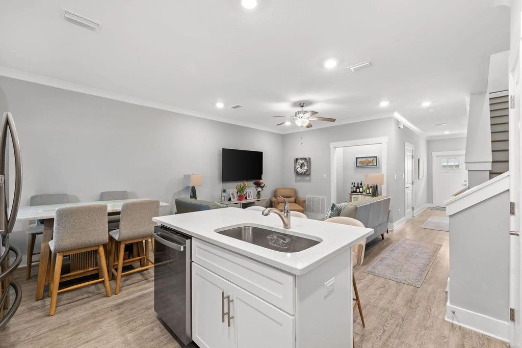 11 of 33 - 218 Date Palm Lane, Freeport, FL