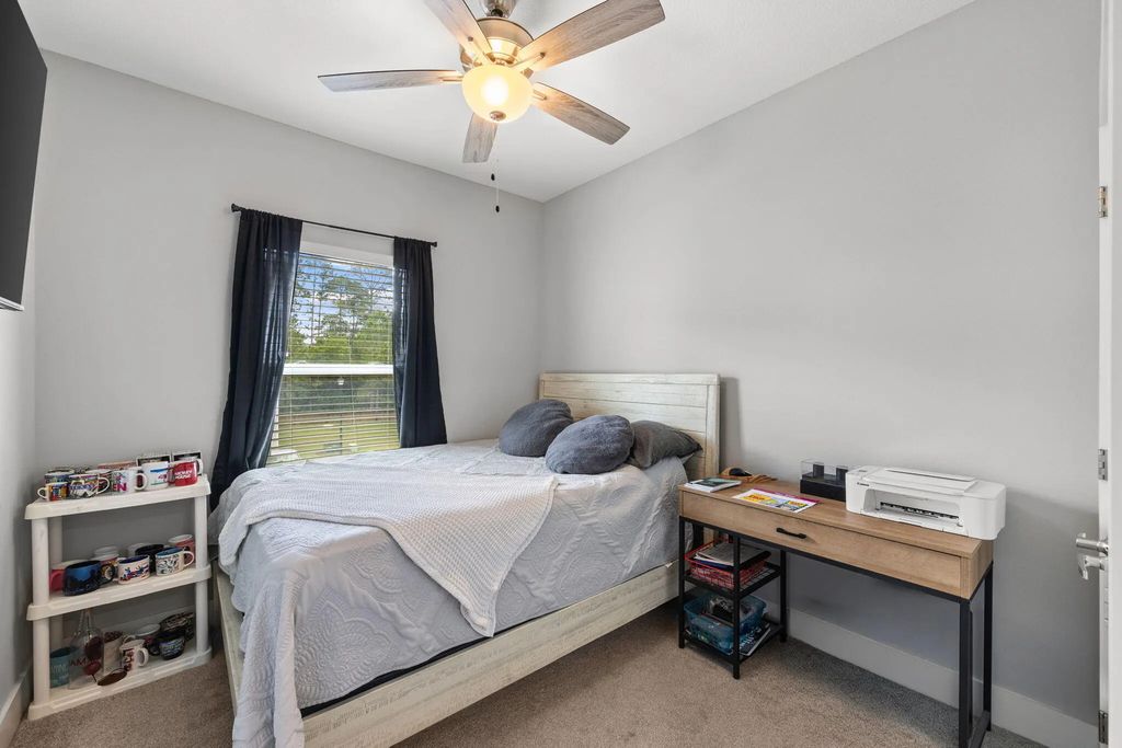 19 of 33 - 218 Date Palm Lane, Freeport, FL