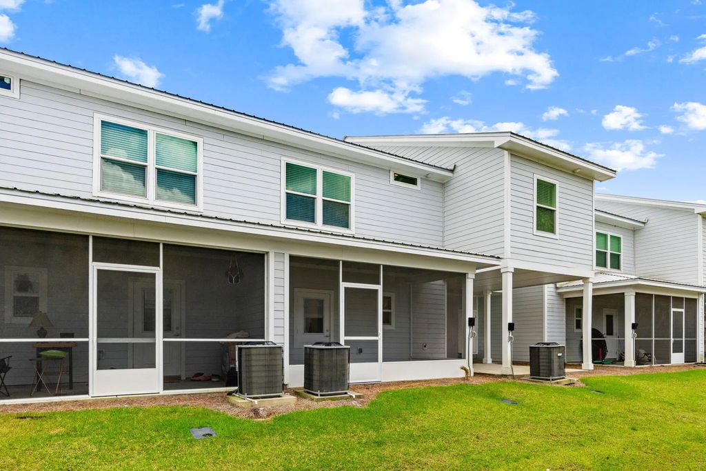 27 of 33 - 218 Date Palm Lane, Freeport, FL