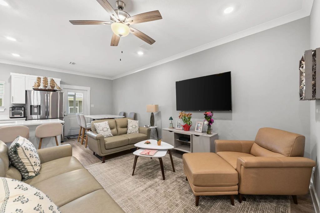 7 of 33 - 218 Date Palm Lane, Freeport, FL