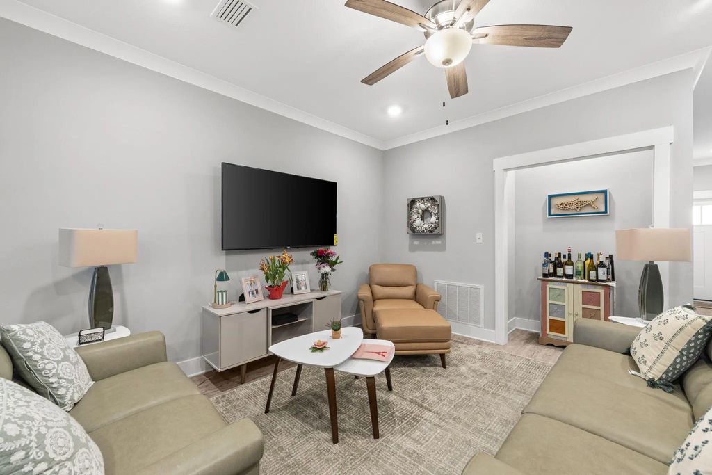 8 of 33 - 218 Date Palm Lane, Freeport, FL