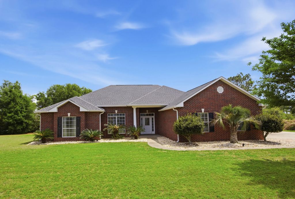 51 Tournament Lane, Freeport