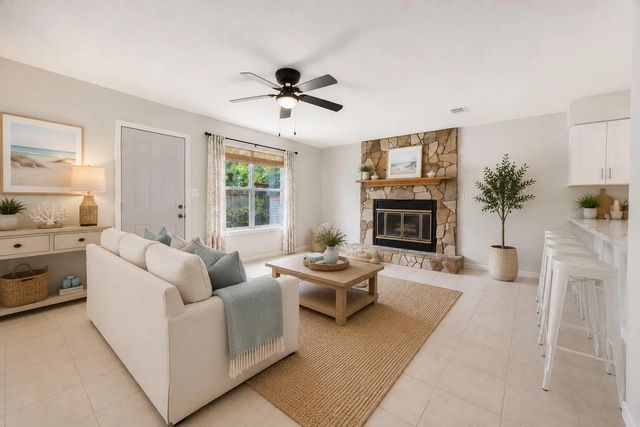 Photo of Listing #1002699