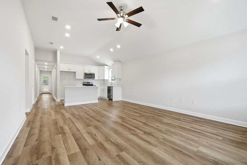 665 Lee Avenue, Crestview