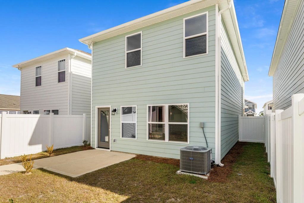 26 of 50 - 379 Arrowwood Boulevard, Freeport, FL