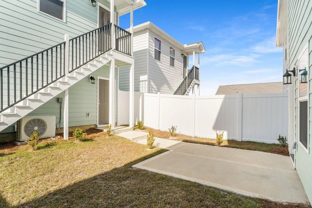 28 of 50 - 379 Arrowwood Boulevard, Freeport, FL