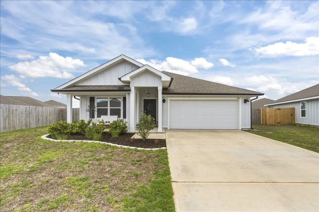 943 Sandbar Loop, Crestview