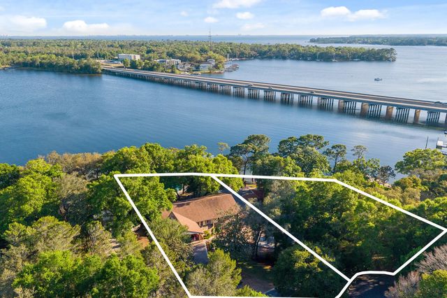 104 Bayou Drive, Niceville