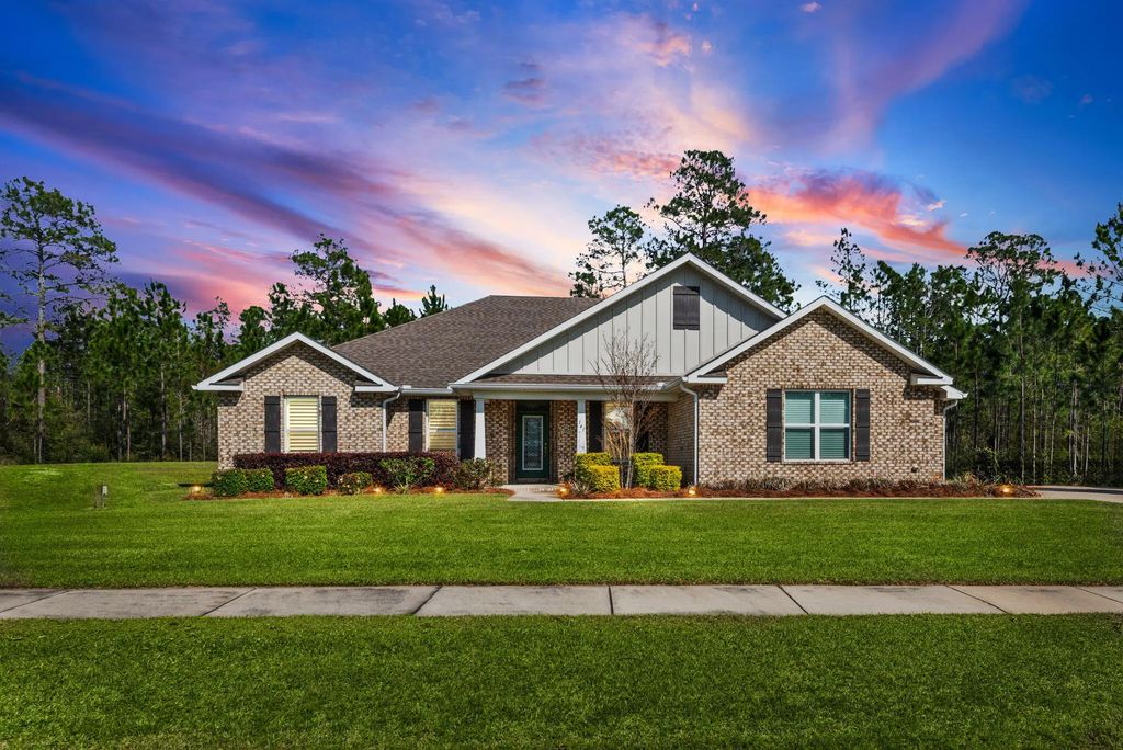 141 Gulf Pines Court, Freeport