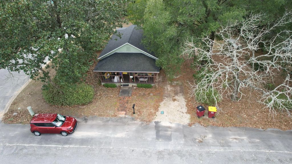 625 E Chestnut Avenue, Crestview