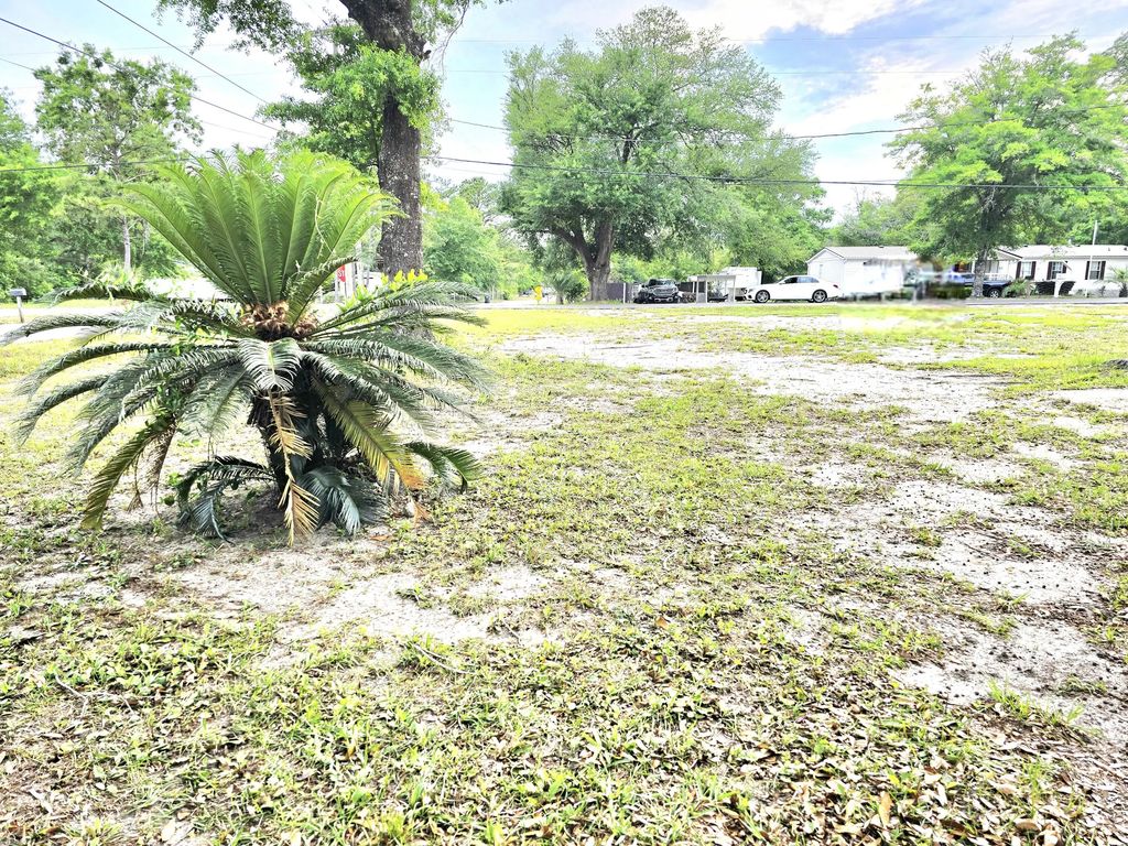 2 of 4 - 613 Old Jolly Bay Road, Freeport, FL