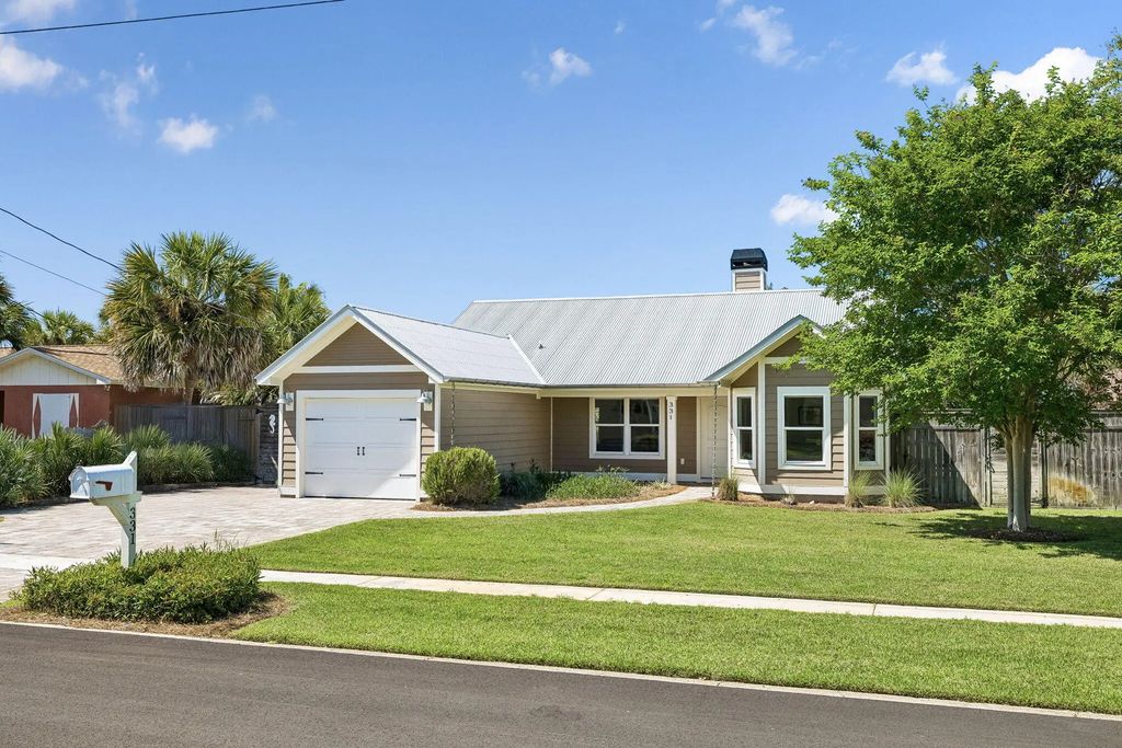 331 Oleander Avenue, Destin