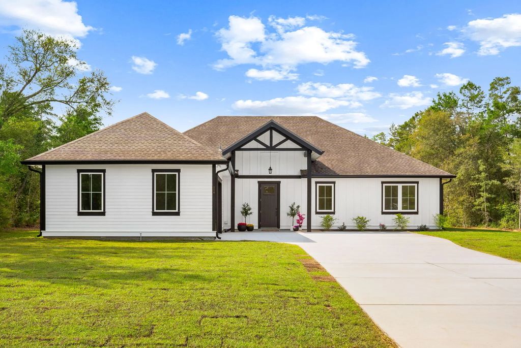 114 Lake Merial Trail, Panama City