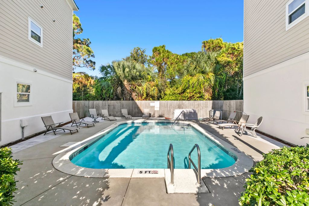 41 of 47 - 512 Dement Circle Circle Apt C, Panama City Beach, FL
