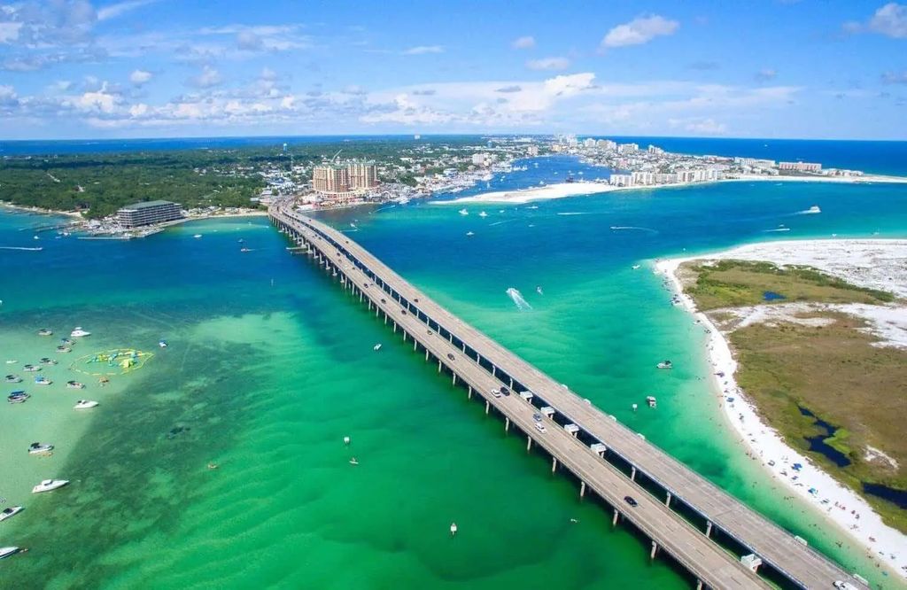207 Ann Circle 9, Destin