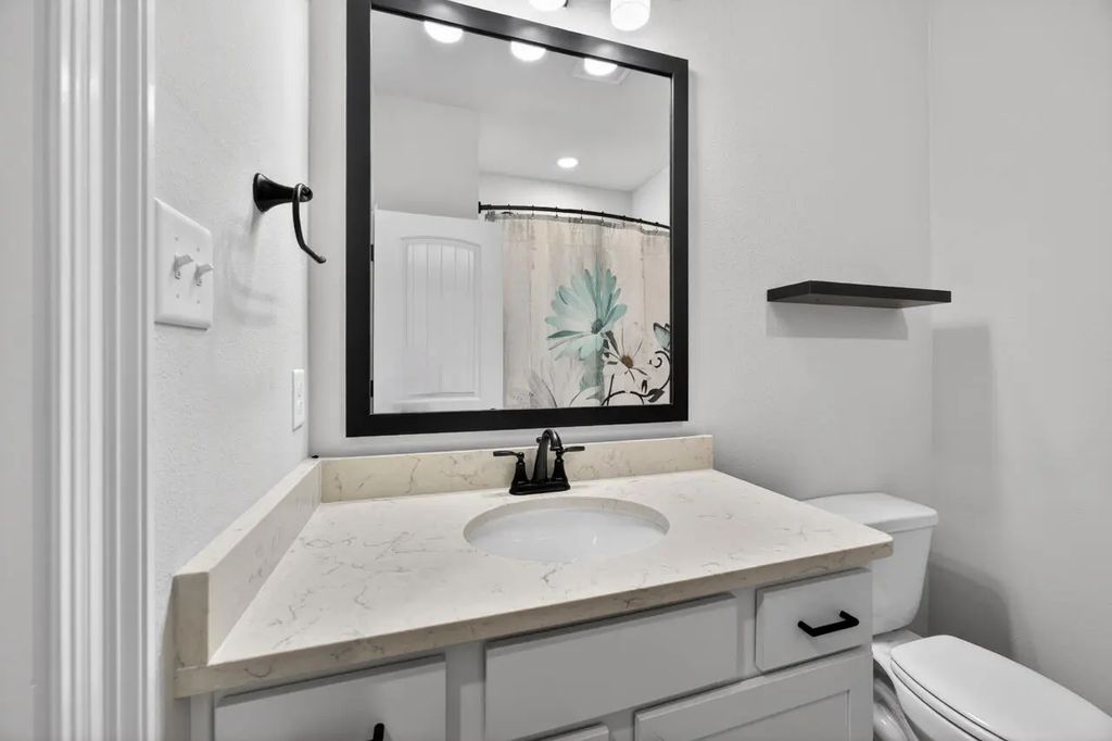 28 of 82 - 155 Lumen Loop, Freeport, FL