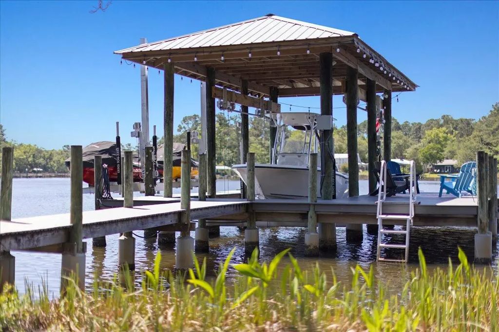 7 of 69 - 103 W Bayou Forest Drive, Freeport, FL
