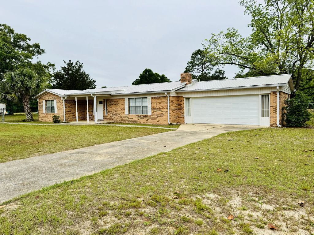 427 Cedar Street, Florala