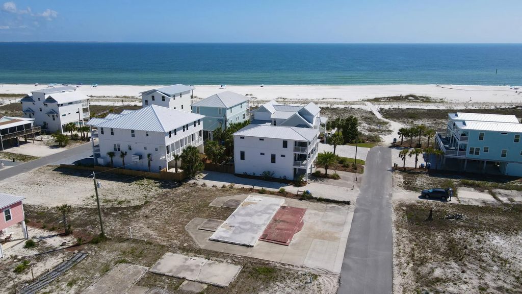 3 of 8 - 117 41st Street, Mexico Beach, FL
