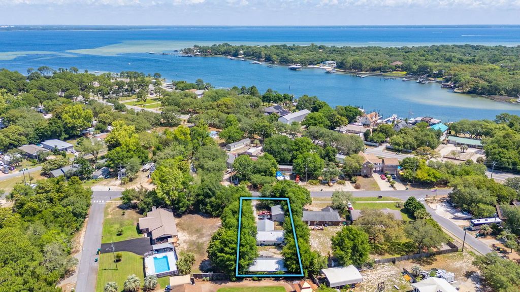 624 4th Street, Destin