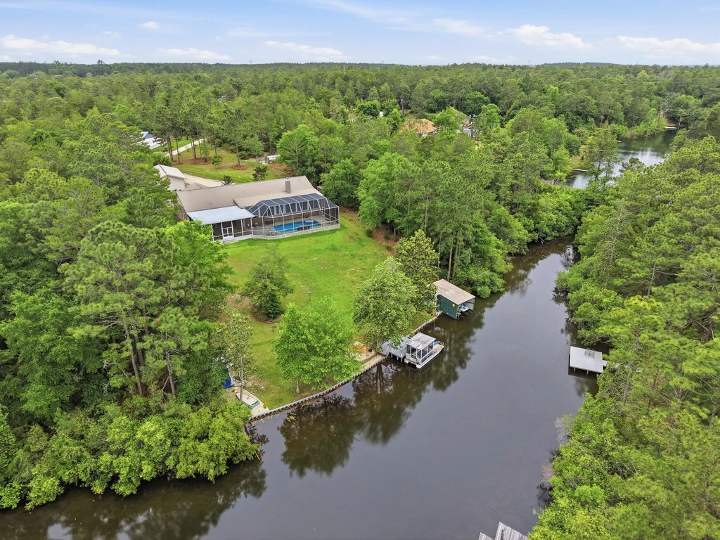4063 Lakeview Drive, Crestview