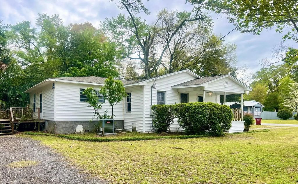 328 Dixie Street, Crestview