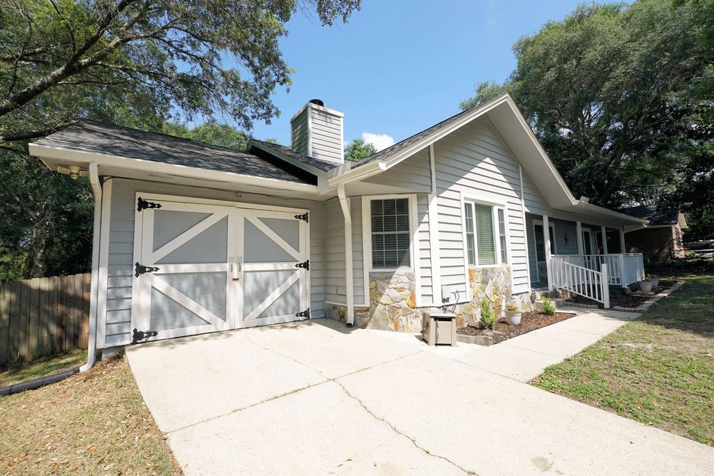 309 Ashley Drive, Crestview