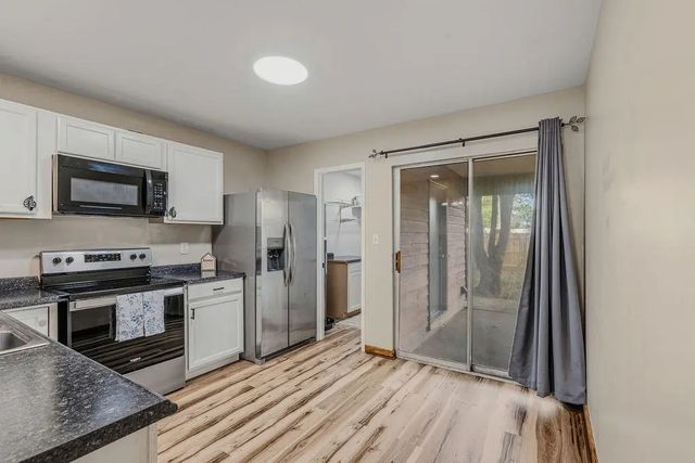 Photo of Listing #1002716